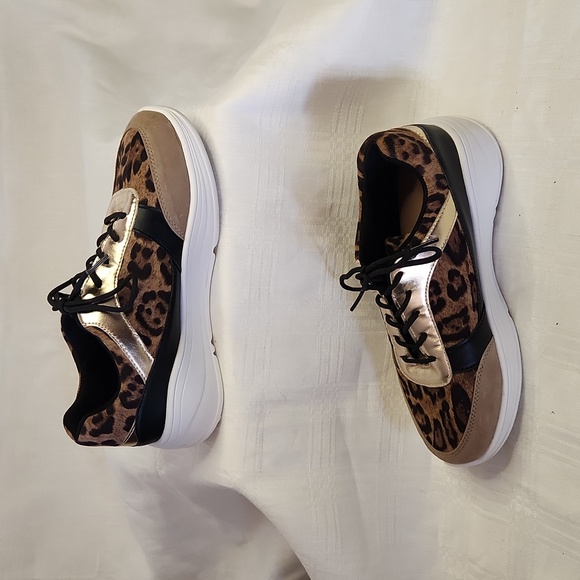 Torrid Women's Sneakers Cheetah Print Chunky Faux Leather Size 7.5 Wide - Picture 2 of 7